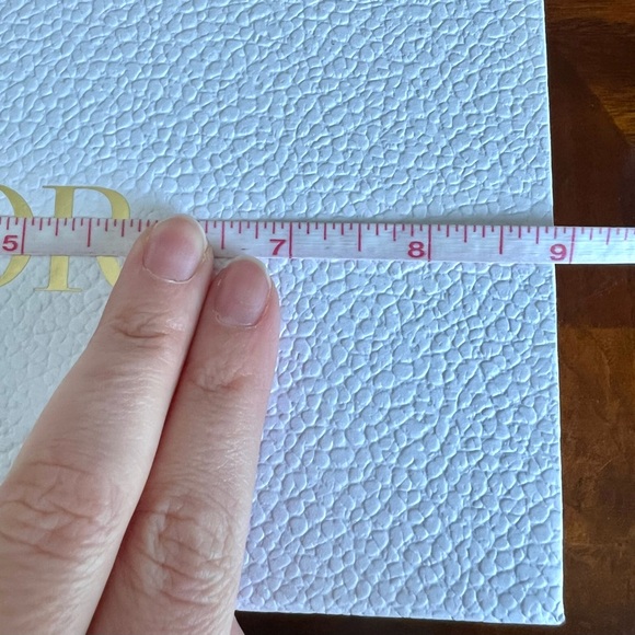 Authentic Dior Pebbled Gift Box White & Gold - Picture 6 of 7